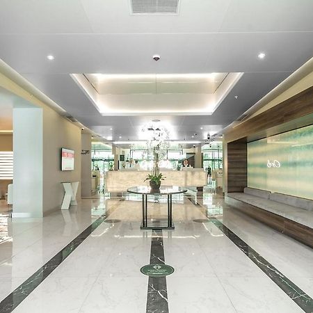 Luxury Aparthotel In Orbi City Sea View Батуми Екстериор снимка