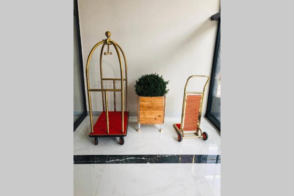 Luxury Aparthotel In Orbi City Sea View Батуми Екстериор снимка