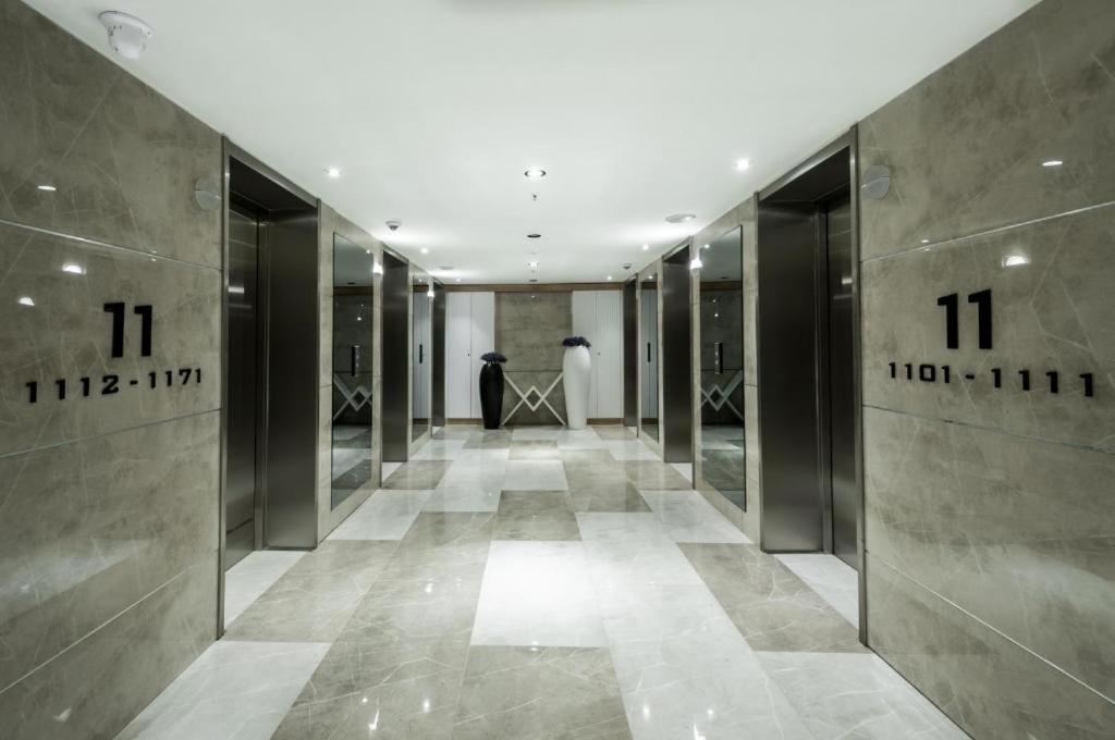 Luxury Aparthotel In Orbi City Sea View Батуми Екстериор снимка